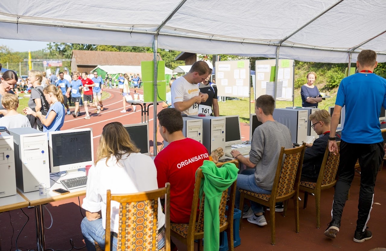 Bild vom 9. Benefizlauf im Jahr 2016. Dies ist das 139. Bild.